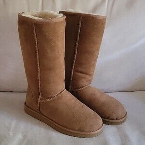 Cozie Steps Genuine Sheepskin Boots Size 6